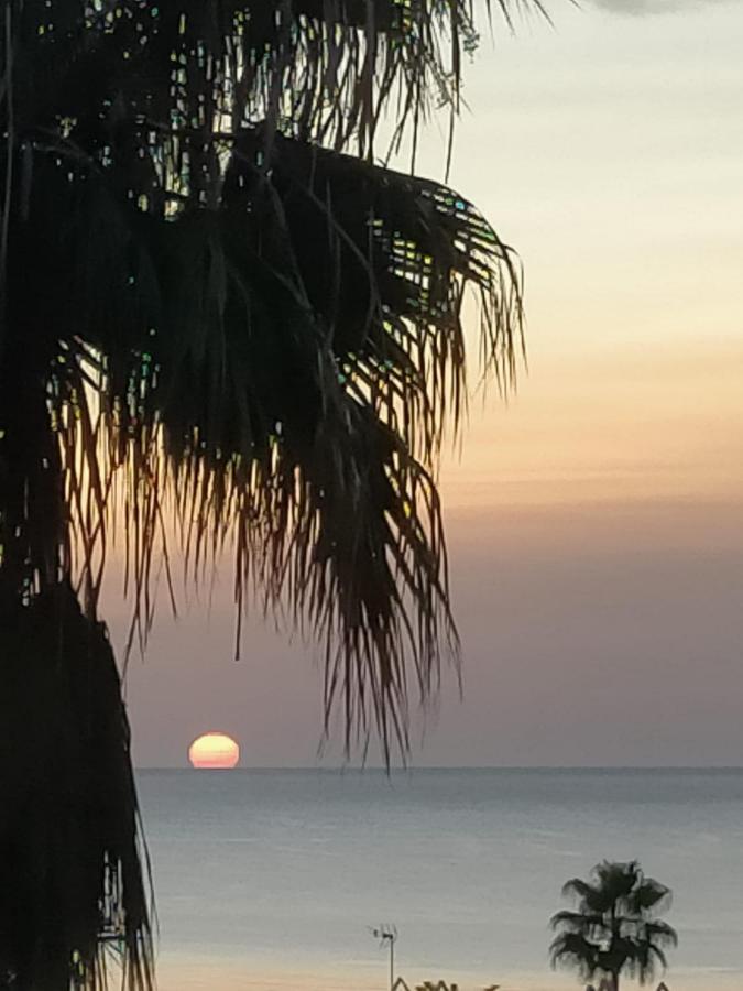 Appartement Met Zeezicht En Vlakbij Het Strand Manilva Bagian luar foto