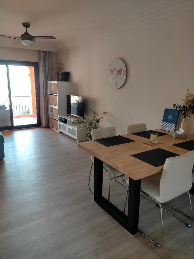 Appartement Met Zeezicht En Vlakbij Het Strand Manilva Bagian luar foto