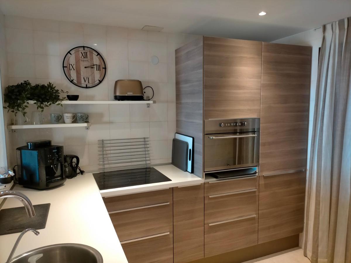 Appartement Met Zeezicht En Vlakbij Het Strand Manilva Bagian luar foto