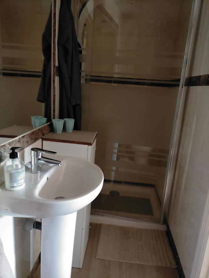 Appartement Met Zeezicht En Vlakbij Het Strand Manilva Bagian luar foto
